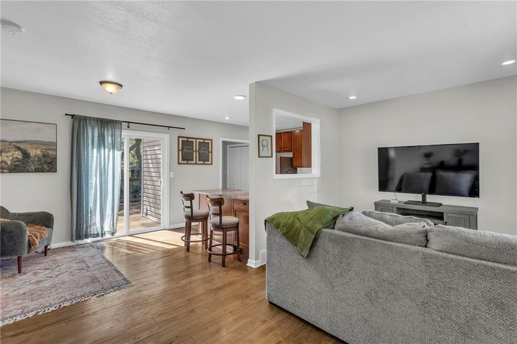 4916 Fontana Street — photo 7