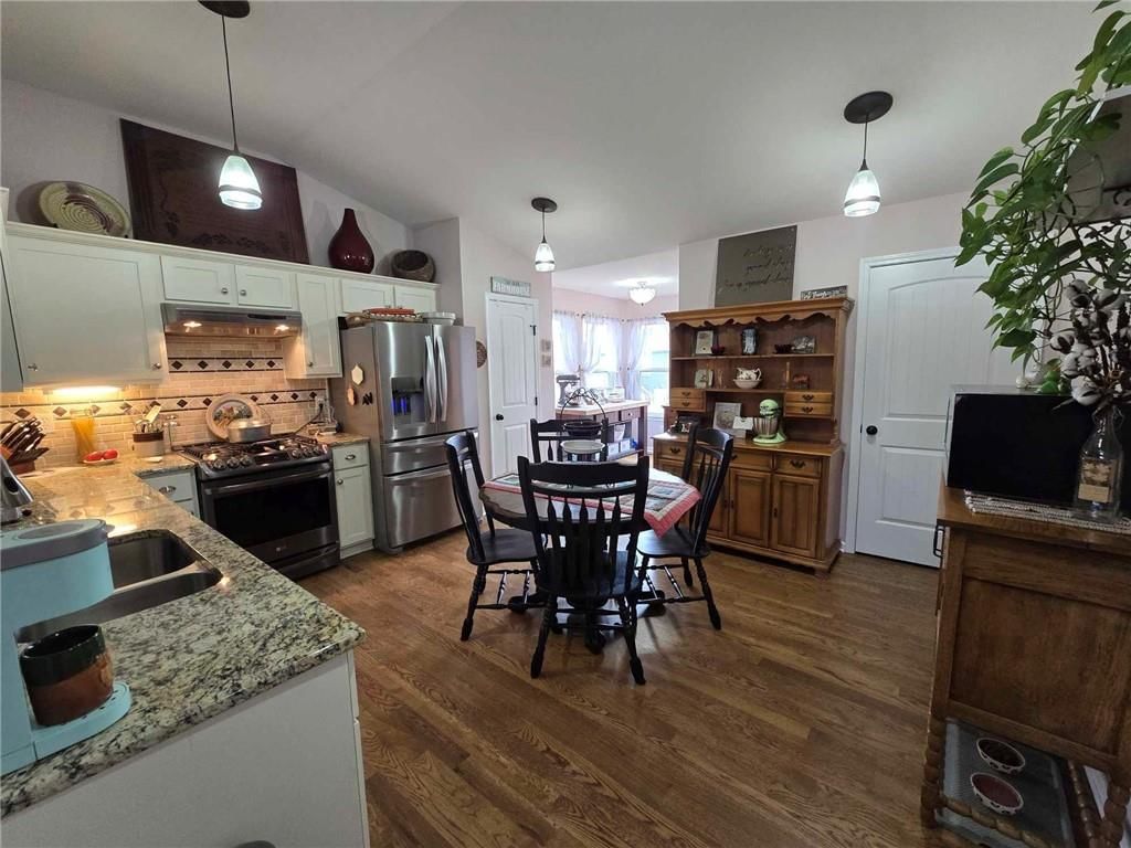 14408 Richmond Avenue — photo 10