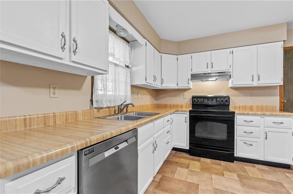 1110 Fairway Drive — photo 7