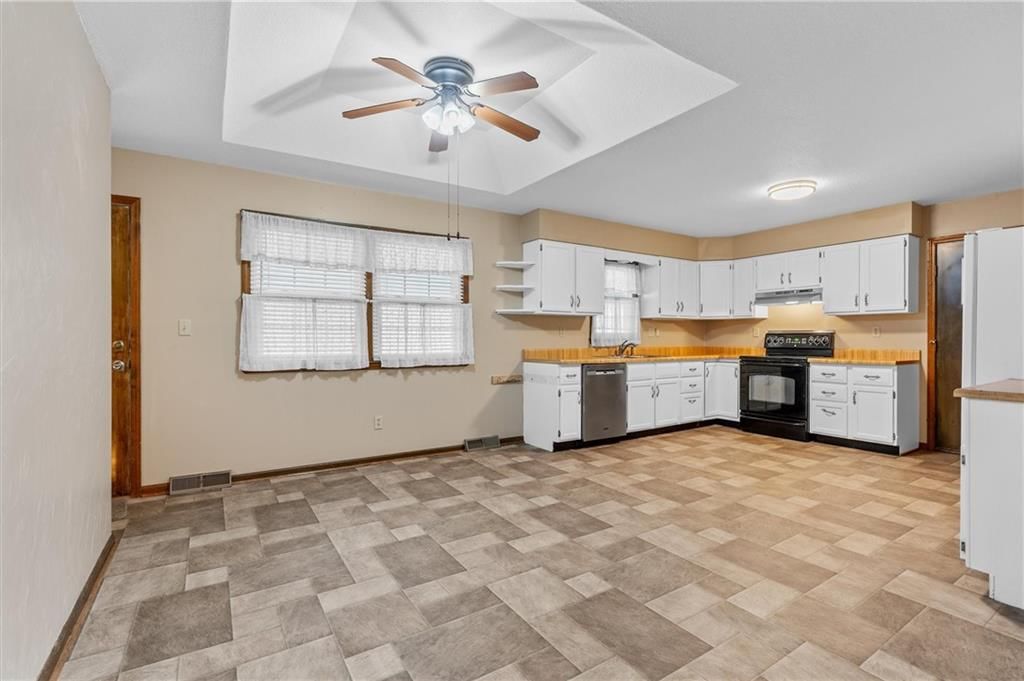 1110 Fairway Drive — photo 8