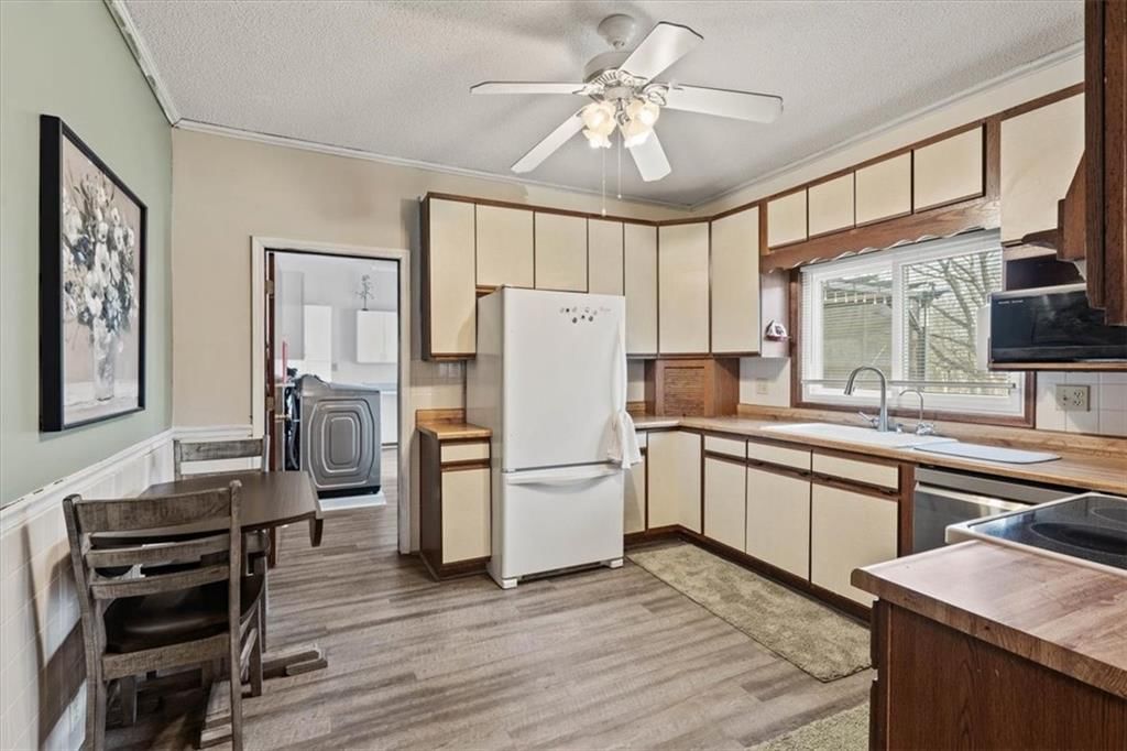 204 E Nichols Street — photo 12