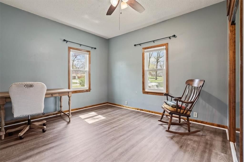 204 E Nichols Street — photo 17