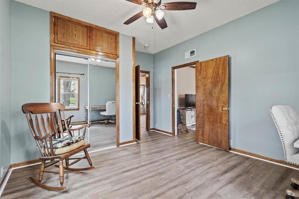 204 E Nichols Street — photo 18