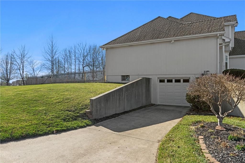 1549 SW Fredrick Drive — photo 29
