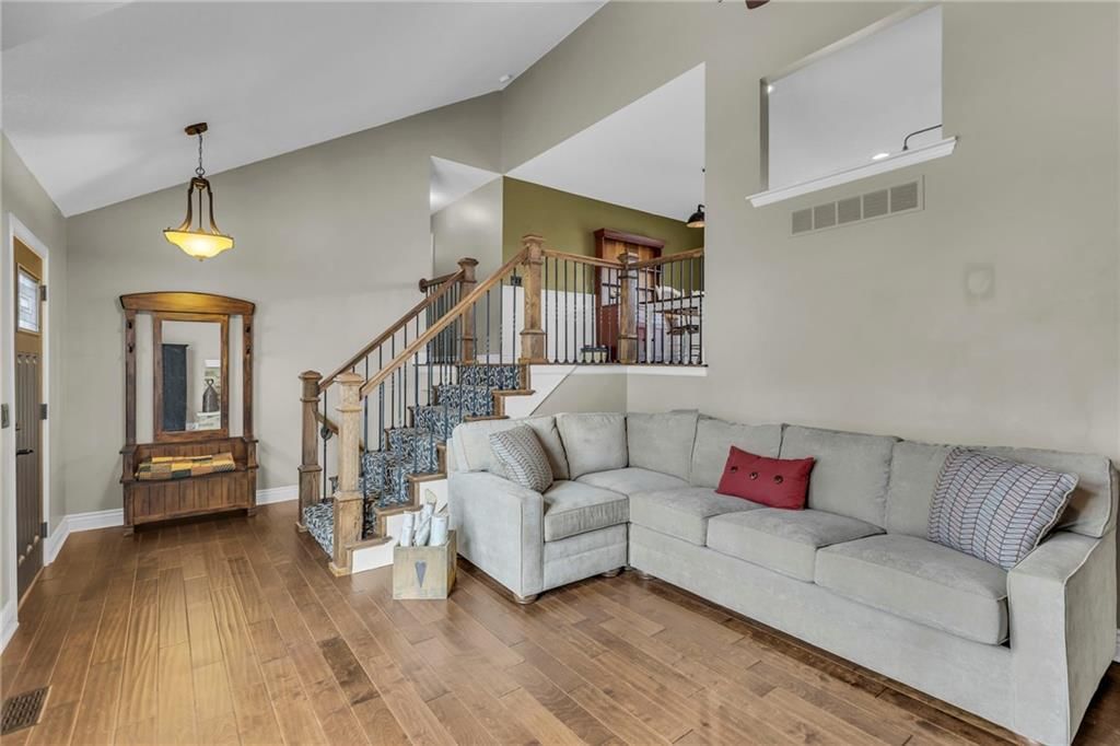 15414 W 148th Terrace — photo 6