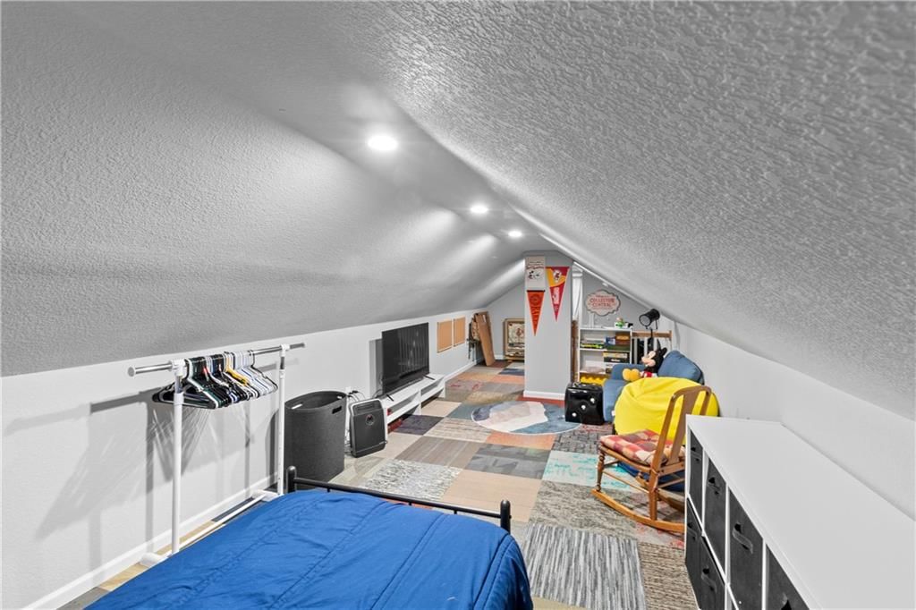 827 Locust Street — photo 23