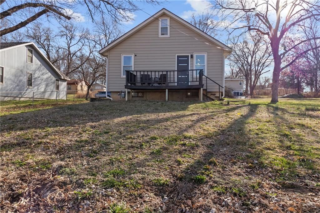 827 Locust Street — photo 36