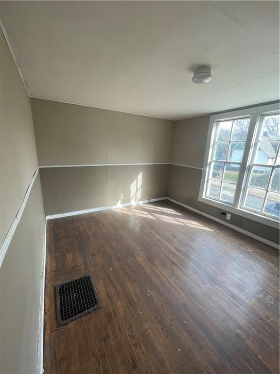 2423 Patee Street — photo 4