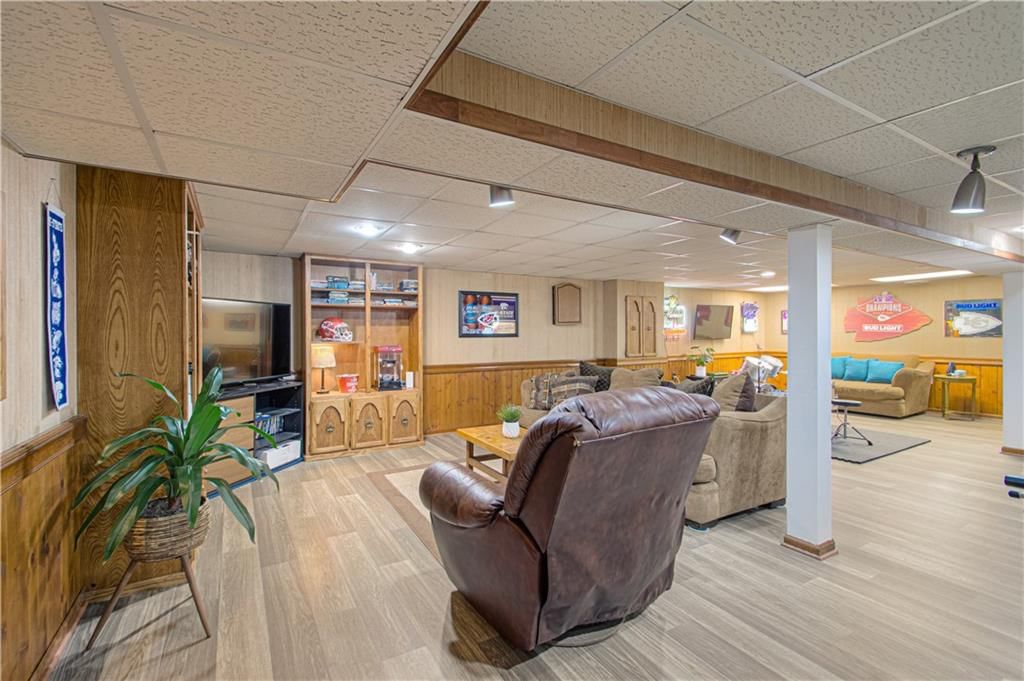 6814 N Euclid Avenue — photo 34