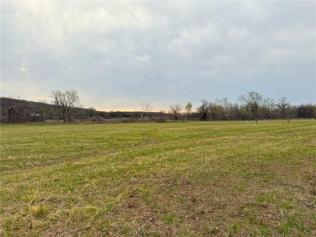 1495 N 2100 Road — photo 34