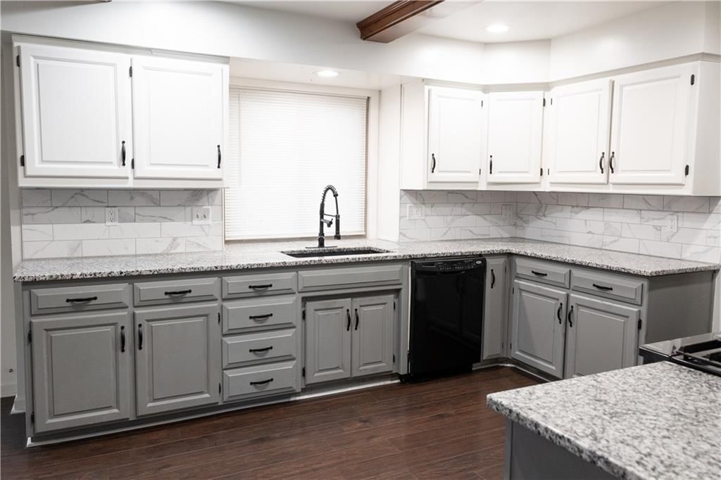 8237 N Marston Avenue — photo 4