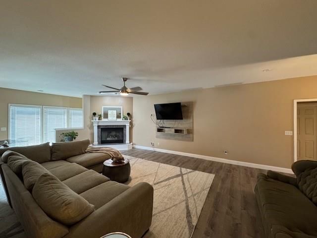 717 Holiday Drive — photo 3