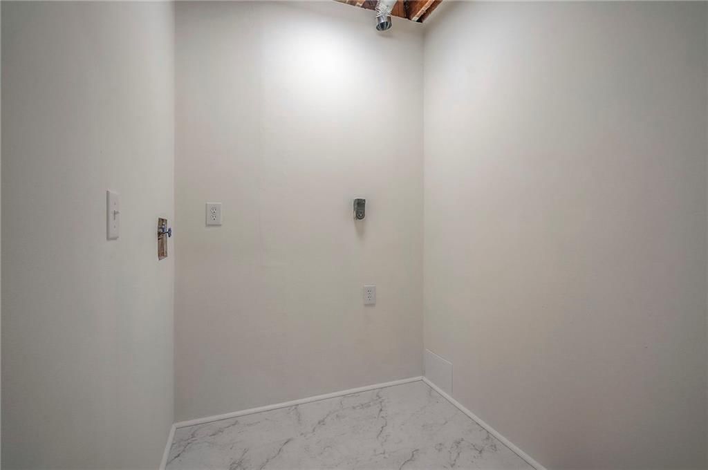 3541 N Wabash Avenue — photo 27