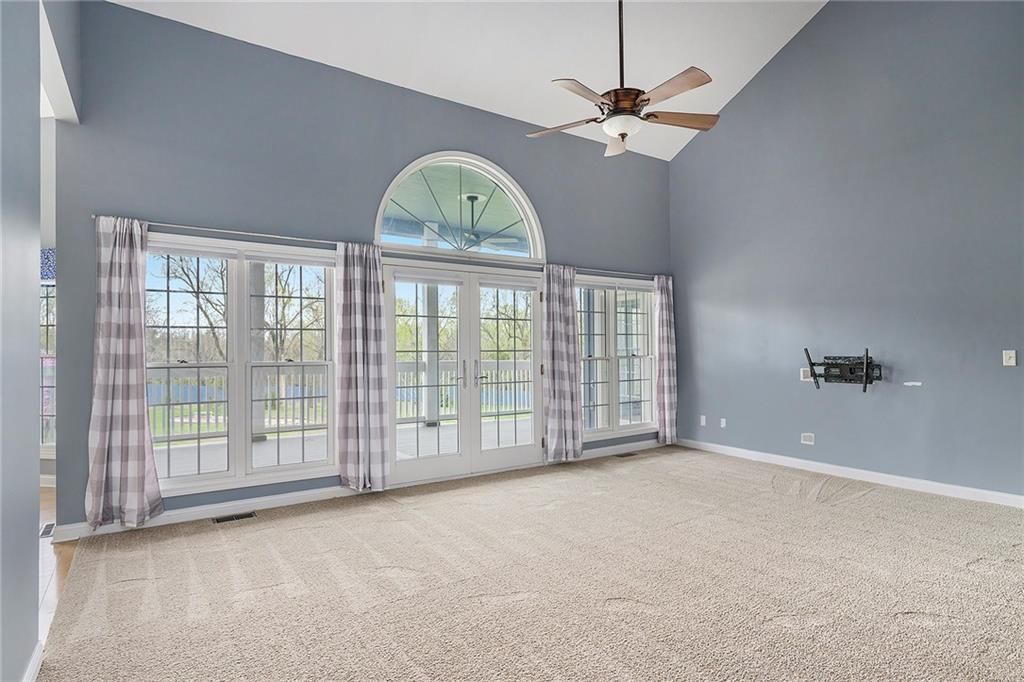 9875 Pin Oak Circle — photo 12