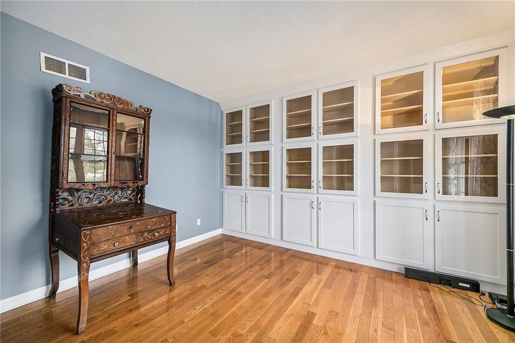 9875 Pin Oak Circle — photo 16
