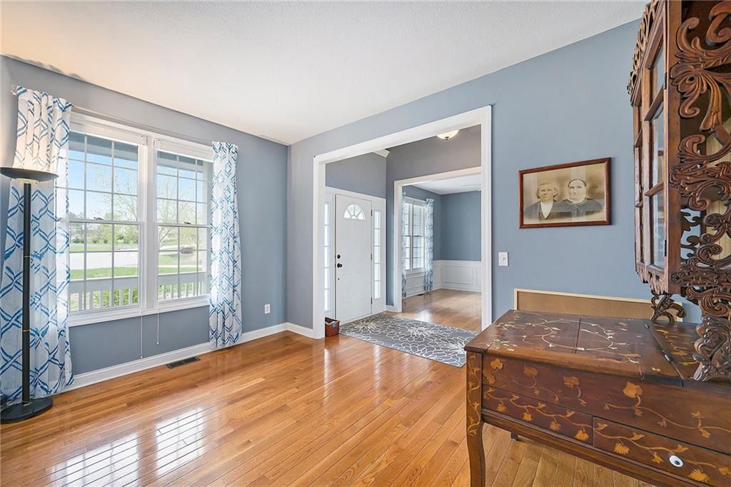 9875 Pin Oak Circle — photo 17