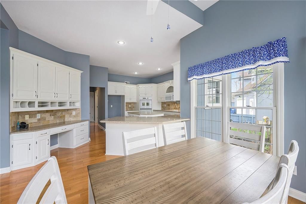 9875 Pin Oak Circle — photo 19