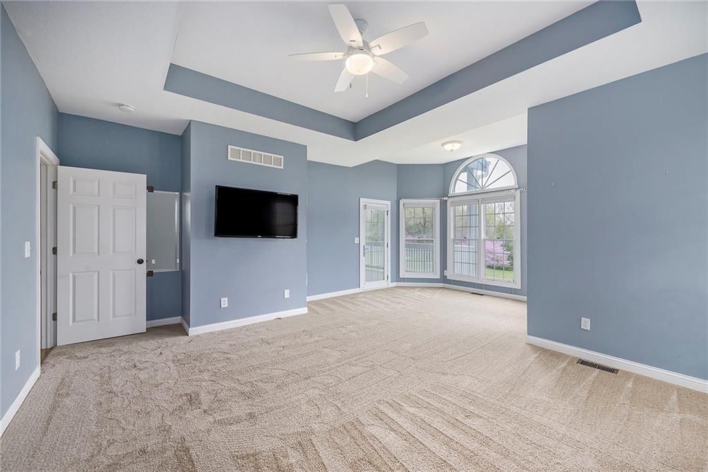 9875 Pin Oak Circle — photo 25