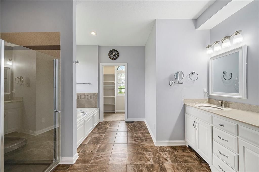9875 Pin Oak Circle — photo 28
