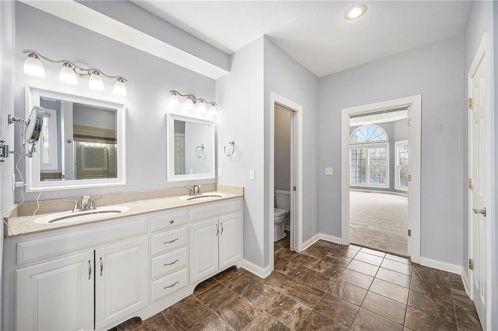 9875 Pin Oak Circle — photo 29