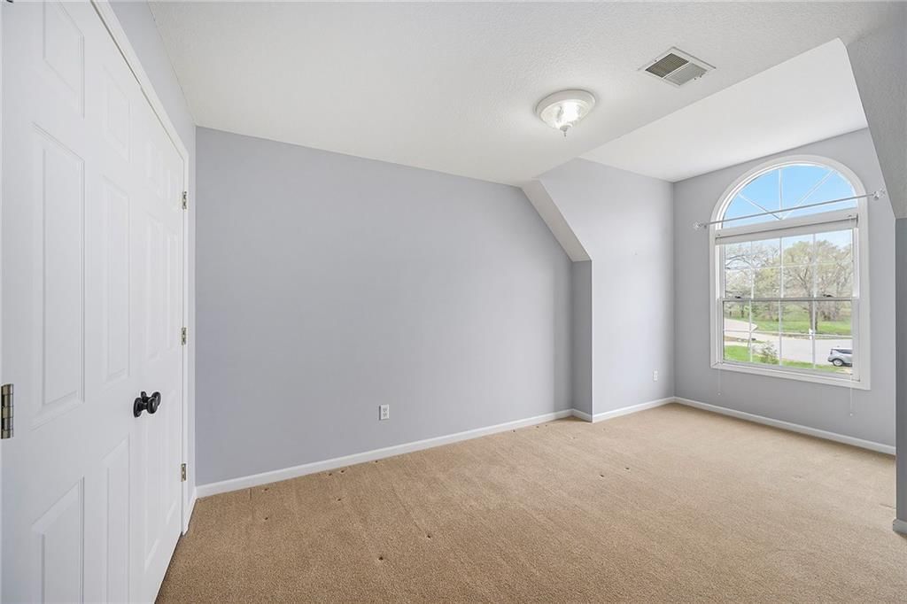 9875 Pin Oak Circle — photo 31
