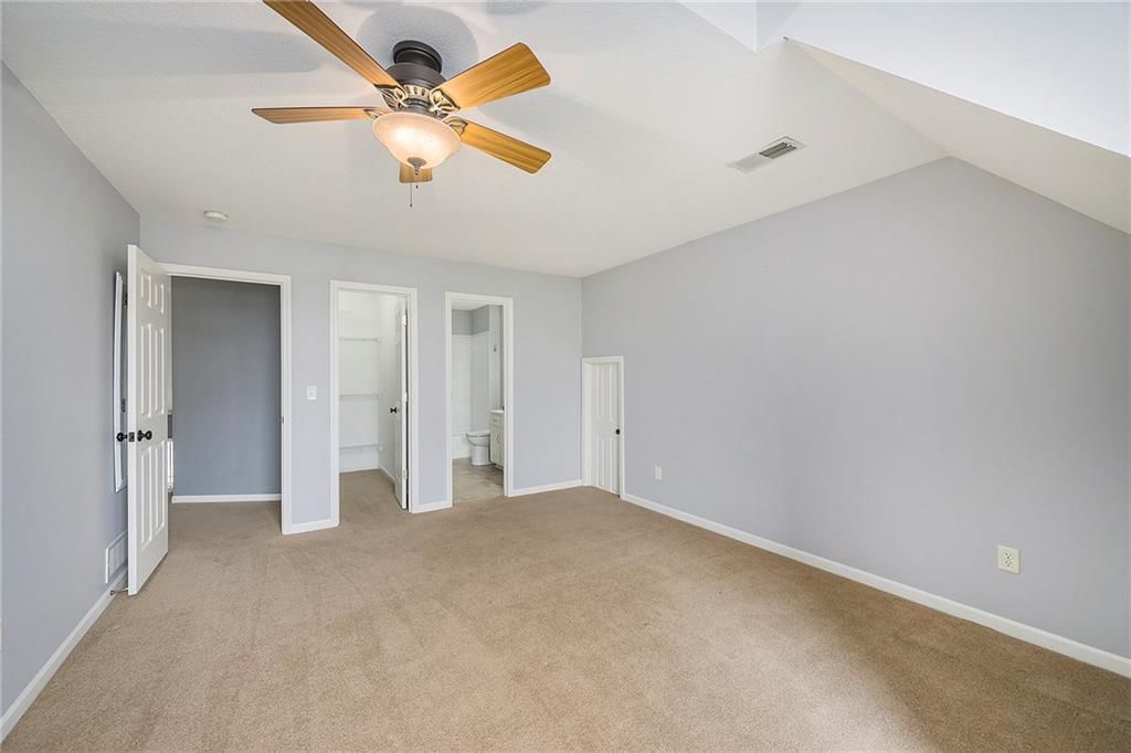 9875 Pin Oak Circle — photo 33
