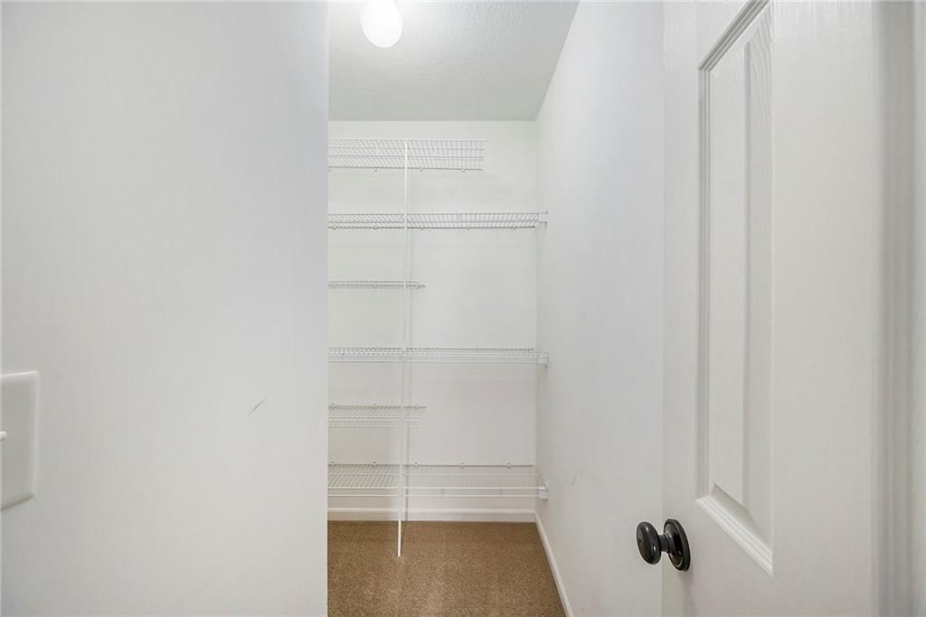 9875 Pin Oak Circle — photo 35