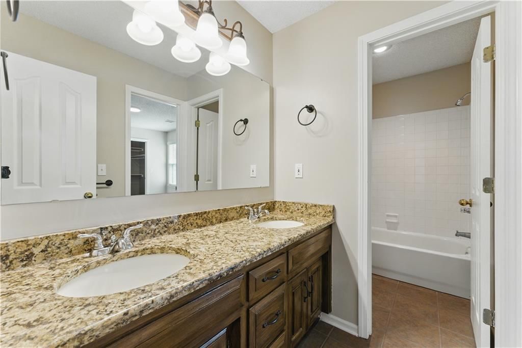 6511 W 150th Street — photo 33