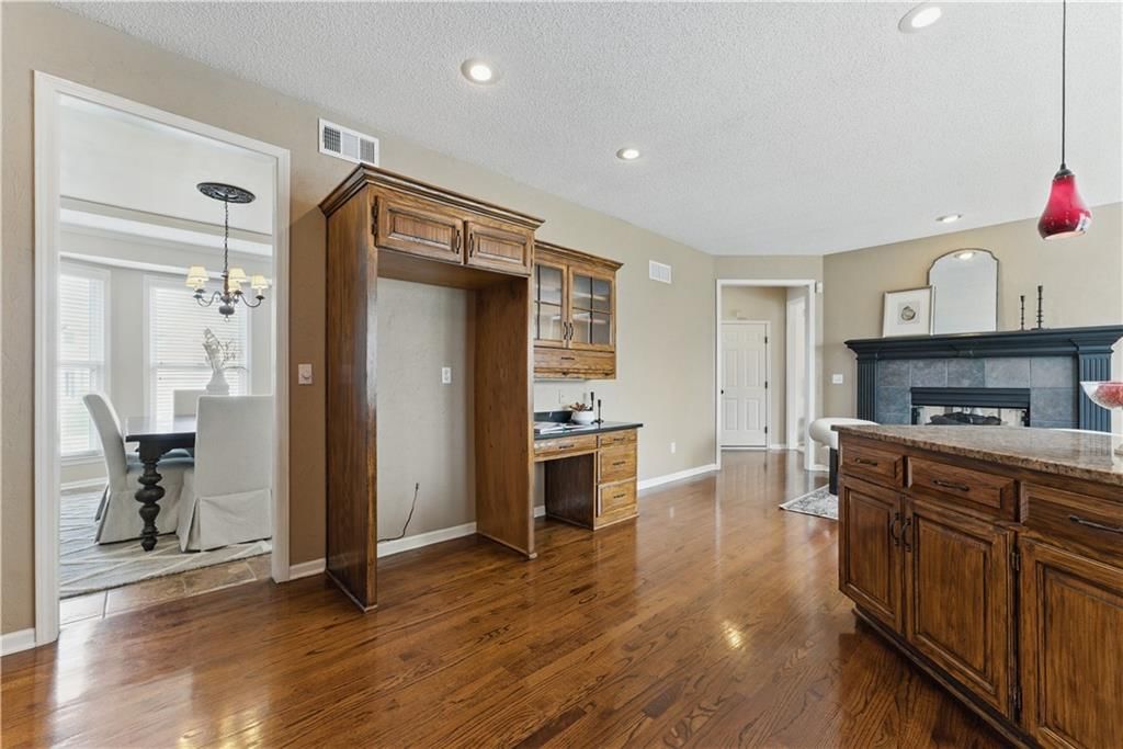 6511 W 150th Street — photo 9