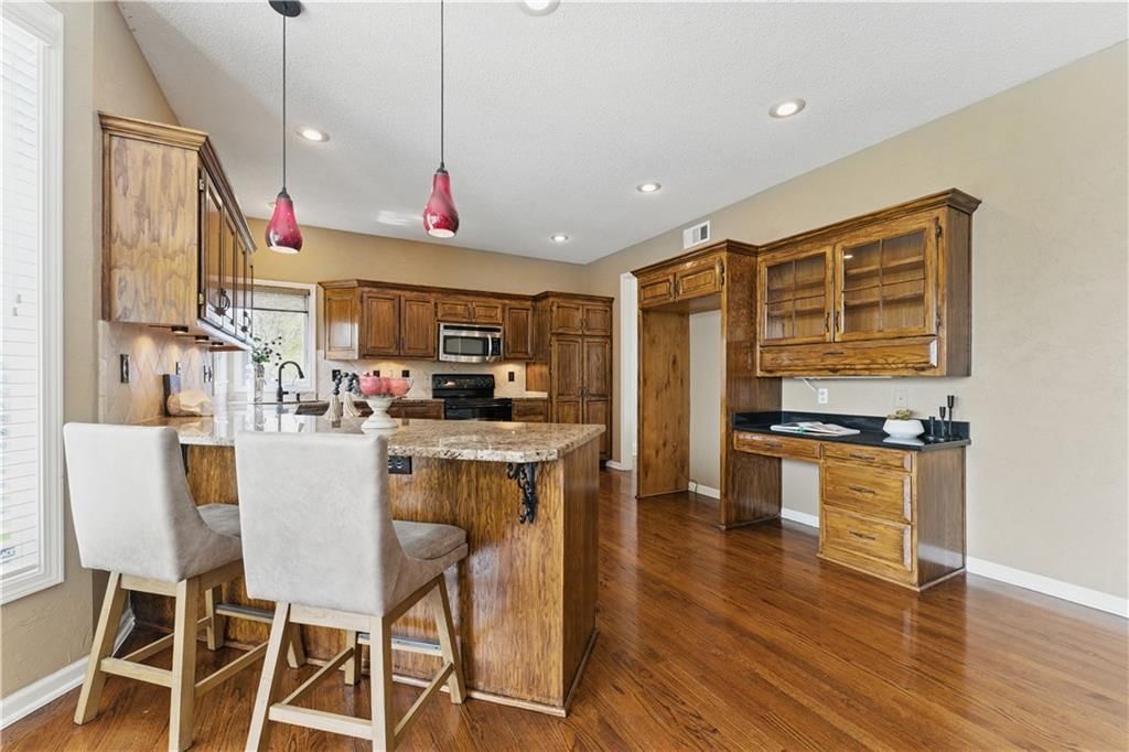 6511 W 150th Street — photo 10