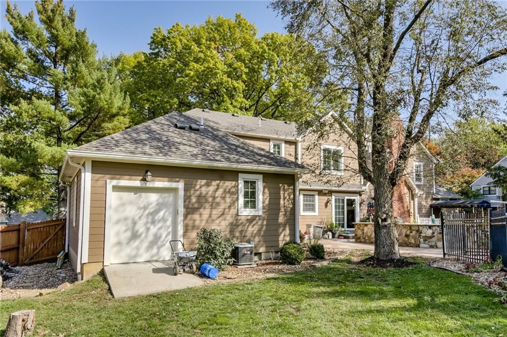 10318 Sagamore Road — photo 45