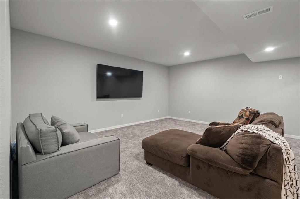 524 SE Carter Road — photo 23