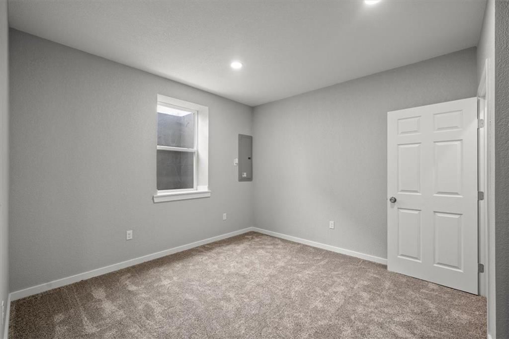 524 SE Carter Road — photo 24