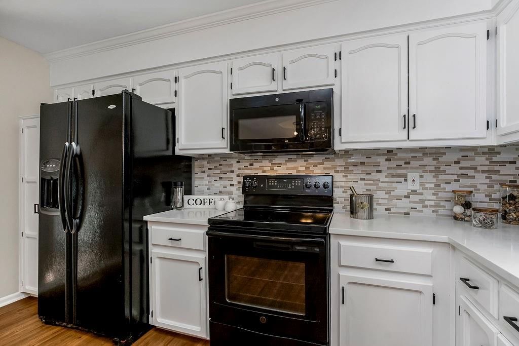 1204 Campbell Avenue — photo 11