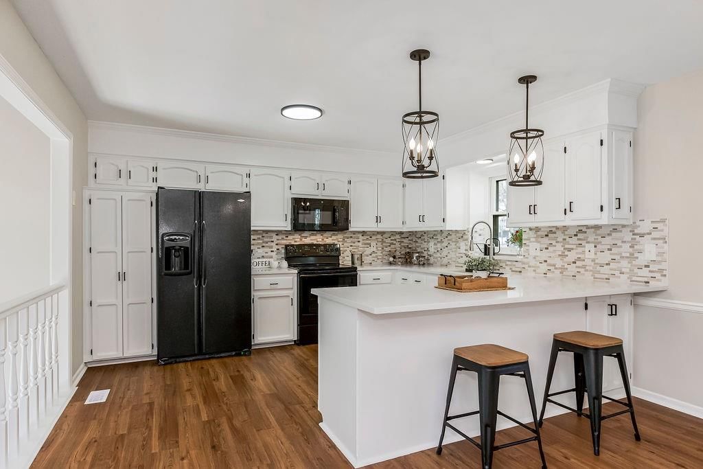 1204 Campbell Avenue — photo 12