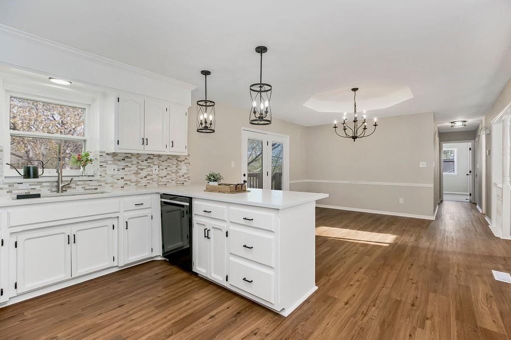 1204 Campbell Avenue — photo 9