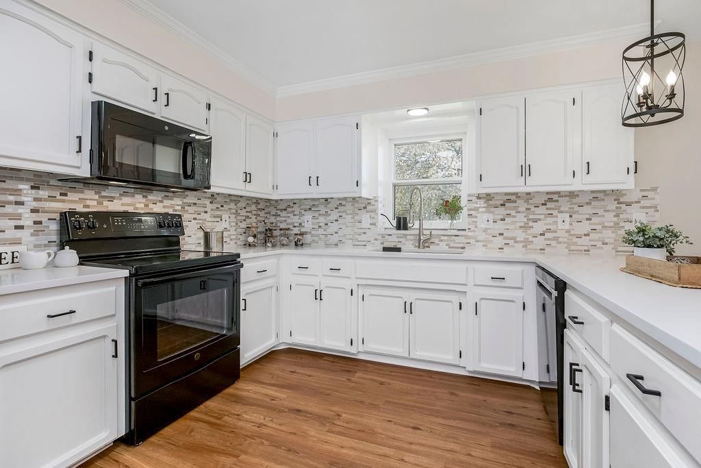1204 Campbell Avenue — photo 10