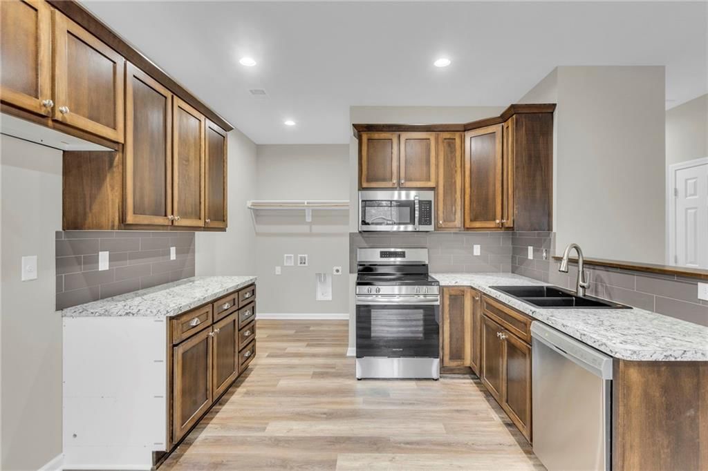 844 E Hamblin Street — photo 11