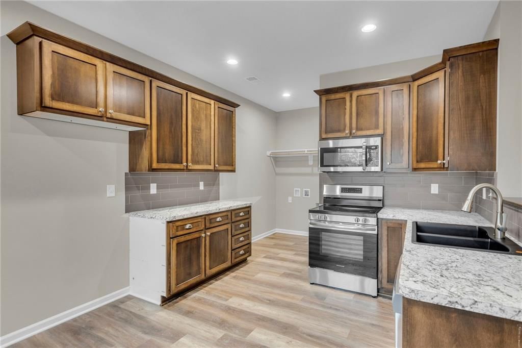 844 E Hamblin Street — photo 13