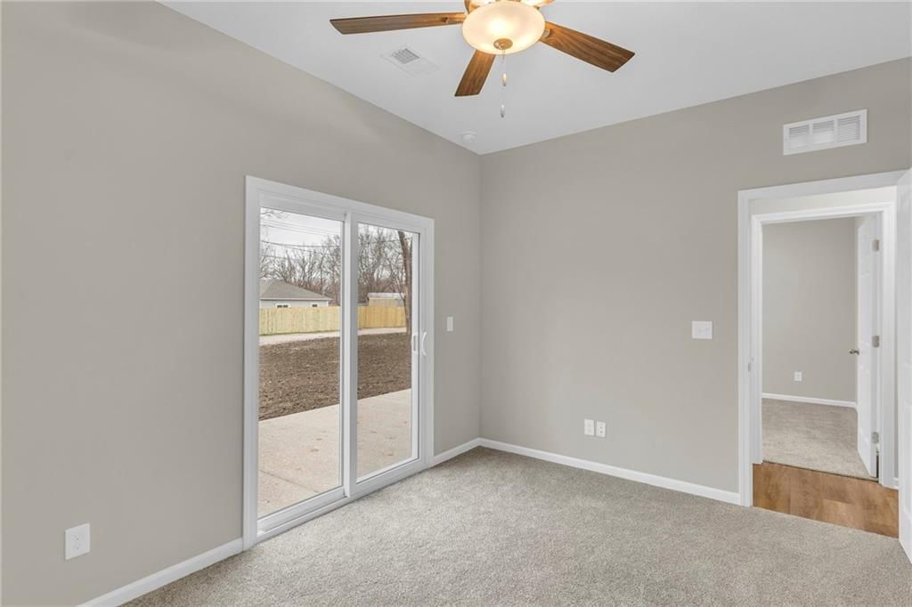 844 E Hamblin Street — photo 18