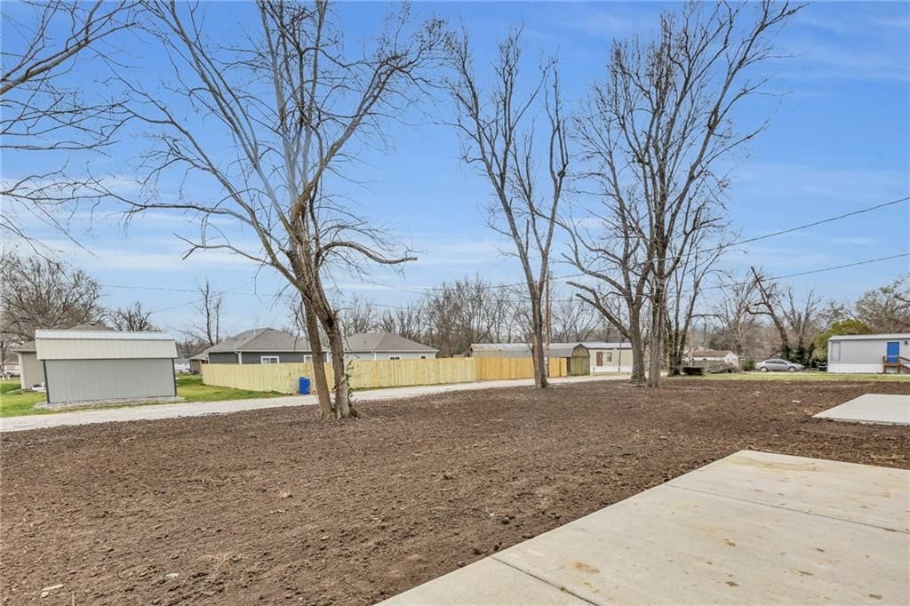 844 E Hamblin Street — photo 32