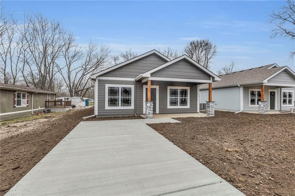 844 E Hamblin Street — photo 36