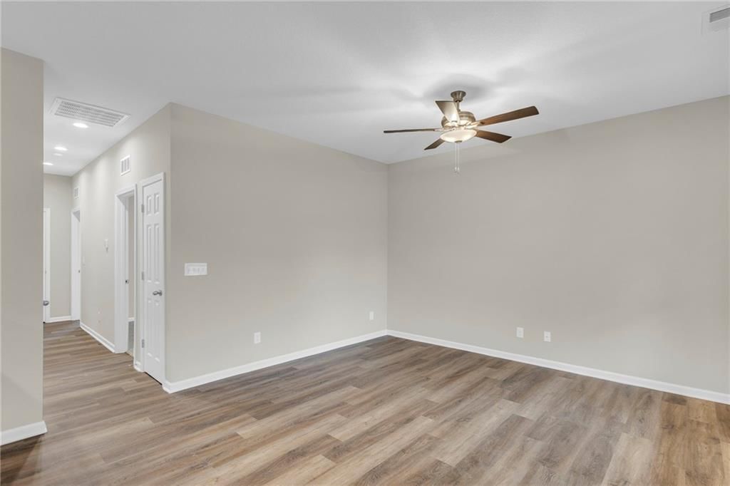844 E Hamblin Street — photo 6