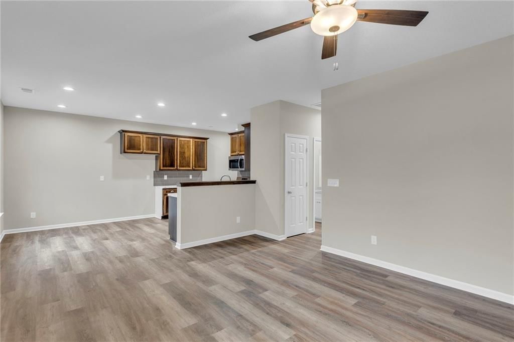 844 E Hamblin Street — photo 7