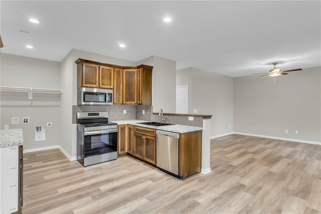 844 E Hamblin Street — photo 10
