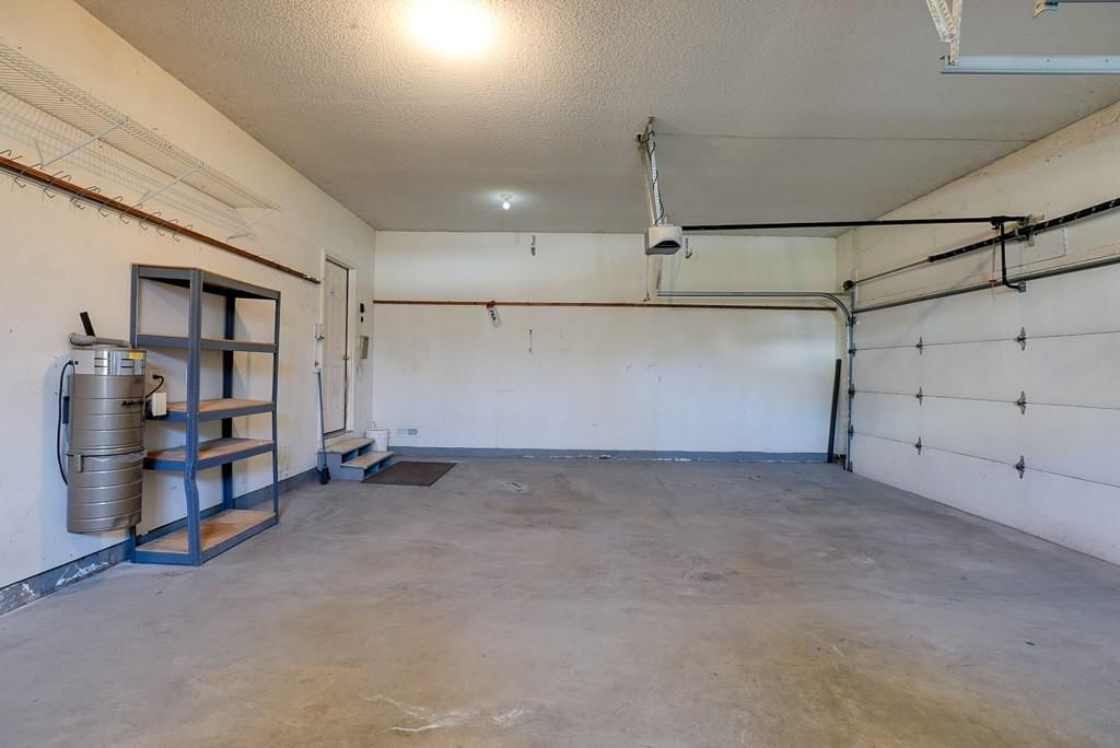 2026 NE Waterfield Place — photo 31