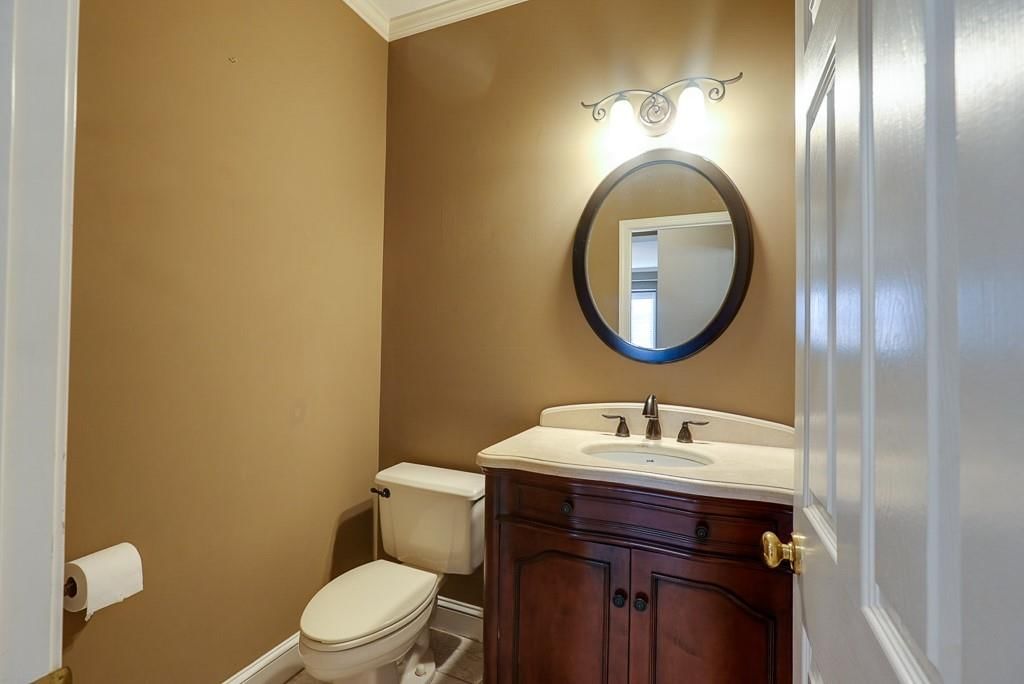 2026 NE Waterfield Place — photo 32