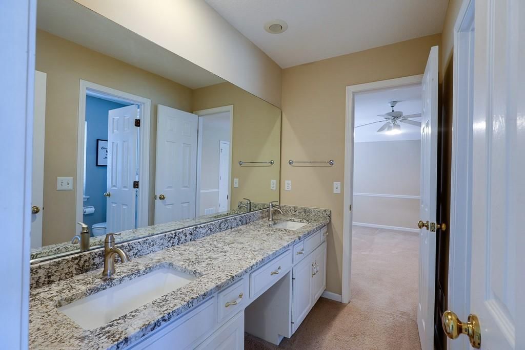 2026 NE Waterfield Place — photo 37