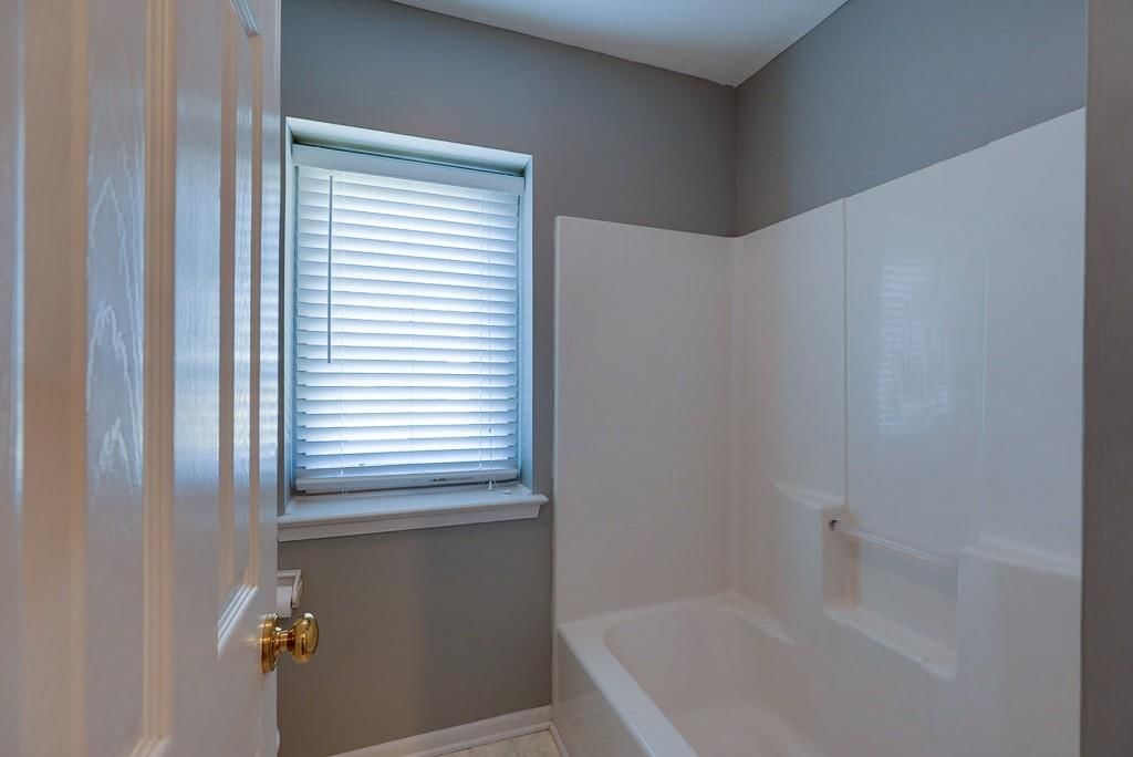 2026 NE Waterfield Place — photo 38