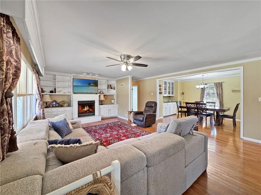 2713 Maple Avenue — photo 5